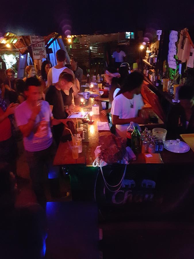 Shut Eye Party Hostel (Adults Only) Pai Buitenkant foto